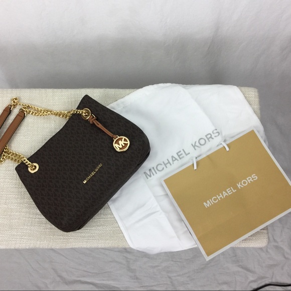 michael kors jet set chain medium messenger